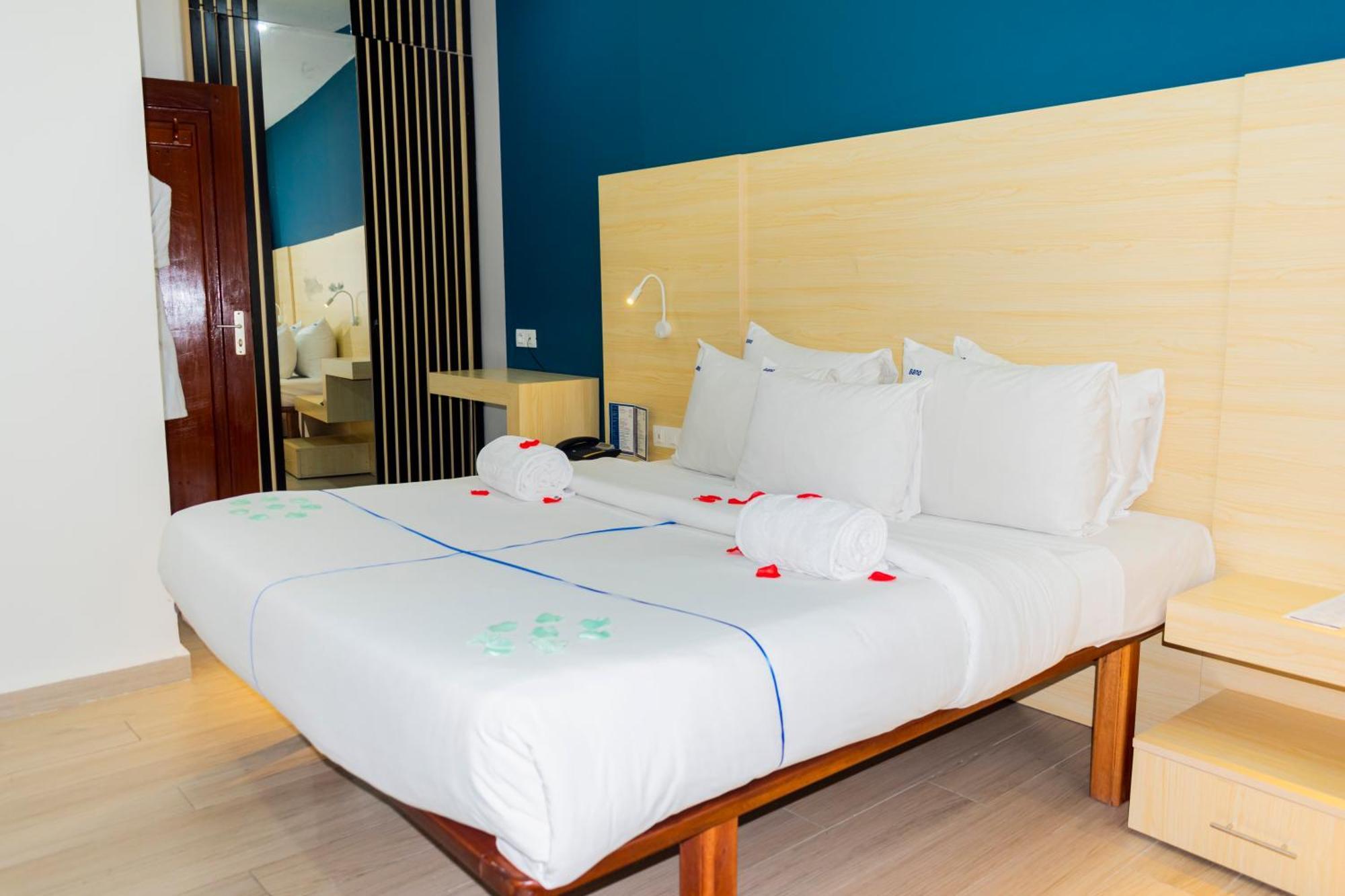 Bano Palace Hotel دوالا المظهر الخارجي الصورة