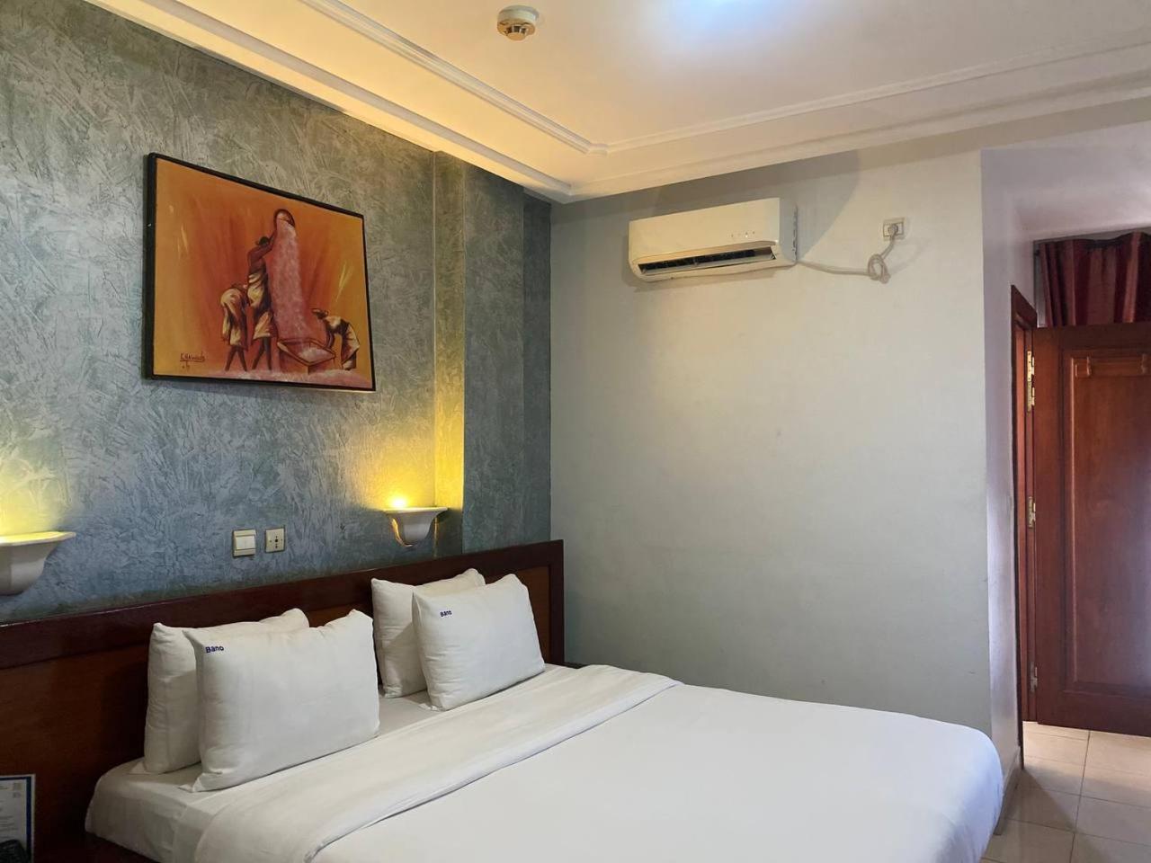 Bano Palace Hotel دوالا المظهر الخارجي الصورة
