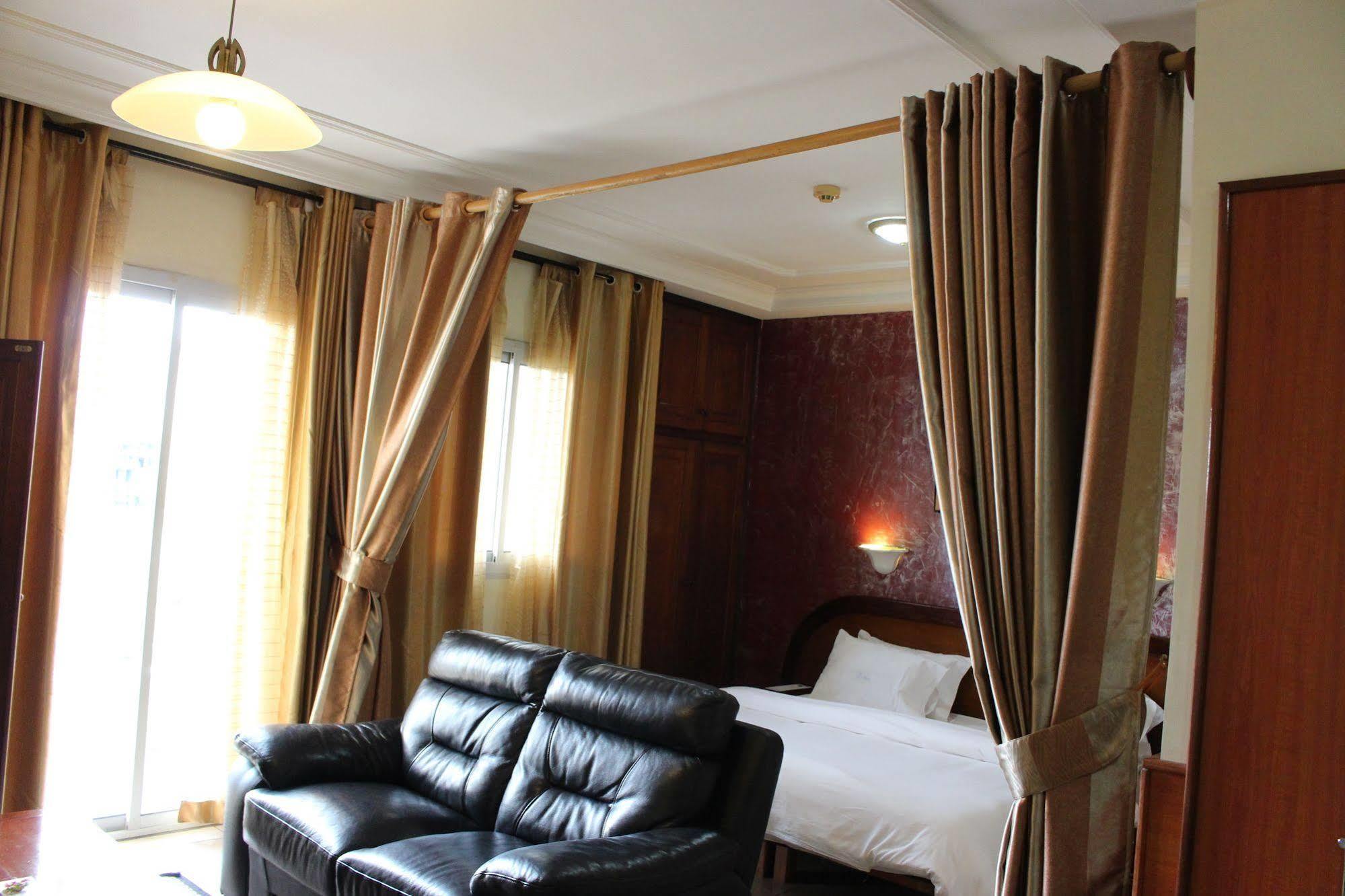 Bano Palace Hotel دوالا المظهر الخارجي الصورة